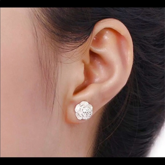 New!! Exquisite 925 Silver Rose Earrings. - Picture 3 of 5